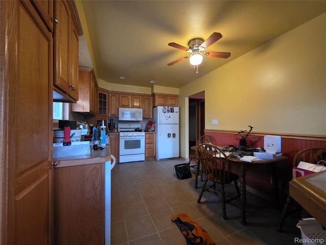 1842 Lathers Street, Garden City, MI 48135