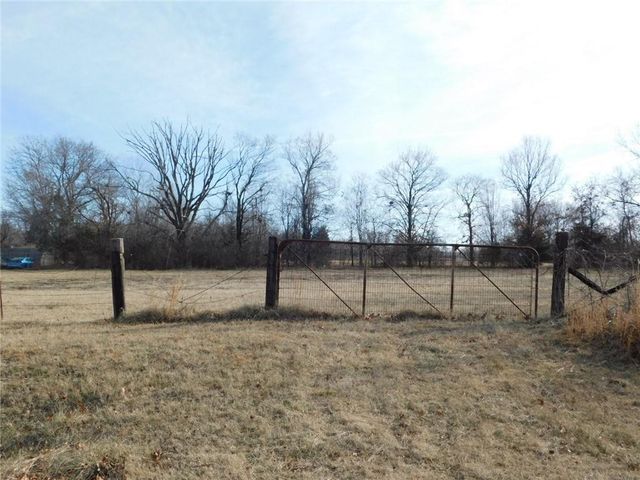 4070 Parkview Drive, Frontenac, KS 66763