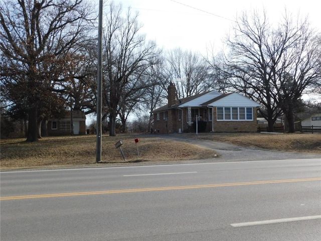 4070 Parkview Drive, Frontenac, KS 66763