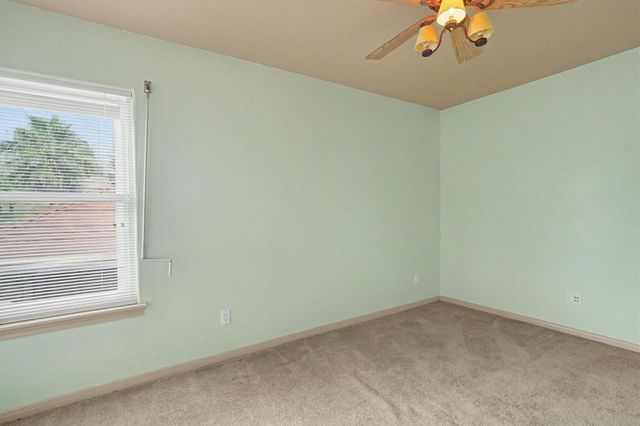 102 Twin Oaks Way, Kemah, TX 77565