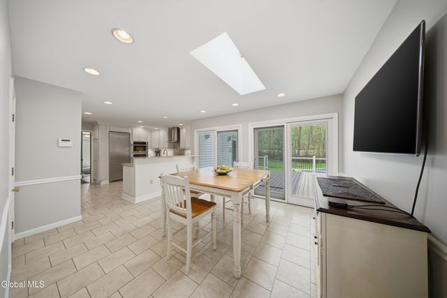 47 Park Drive, Menands, NY 12204