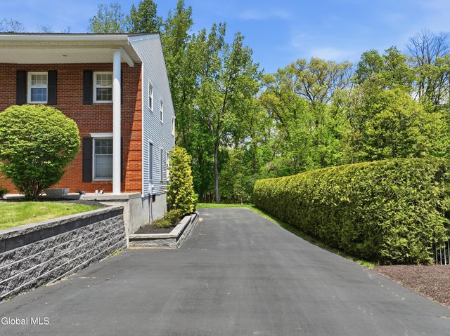 47 Park Drive, Menands, NY 12204