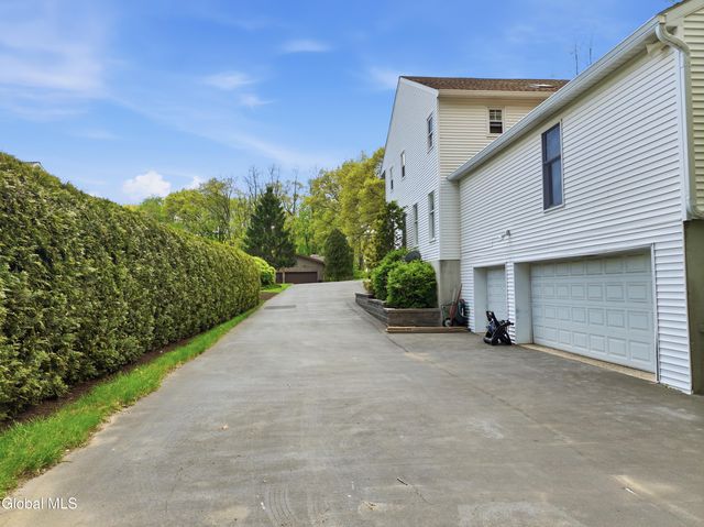 47 Park Drive, Menands, NY 12204
