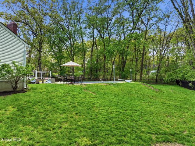 47 Park Drive, Menands, NY 12204