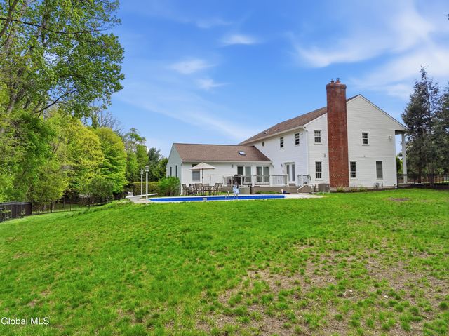 47 Park Drive, Menands, NY 12204