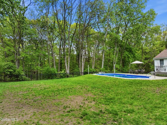 47 Park Drive, Menands, NY 12204