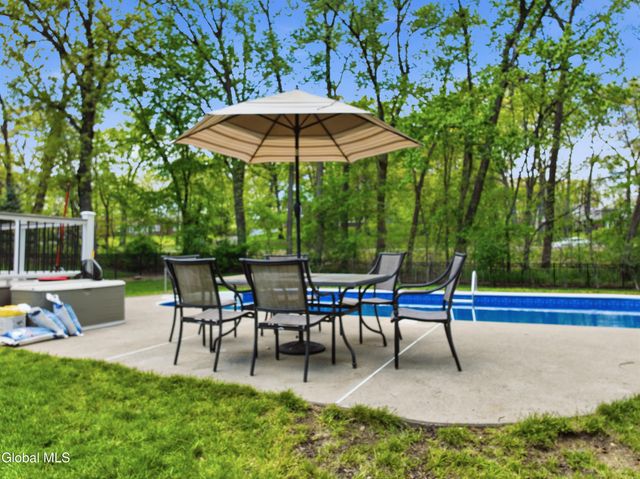 47 Park Drive, Menands, NY 12204