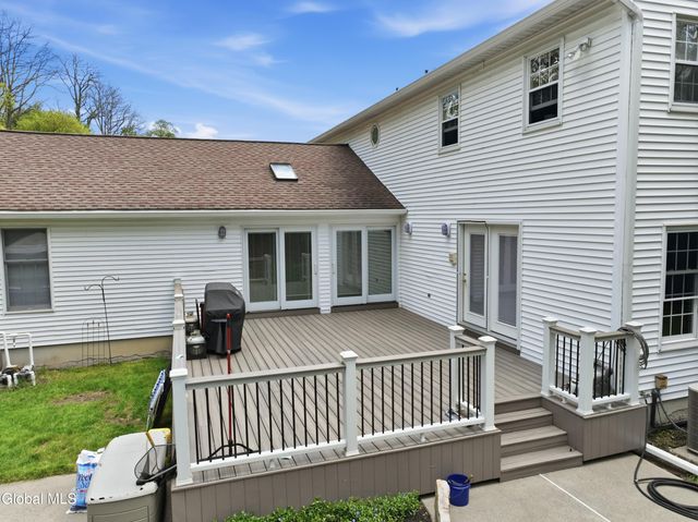 47 Park Drive, Menands, NY 12204