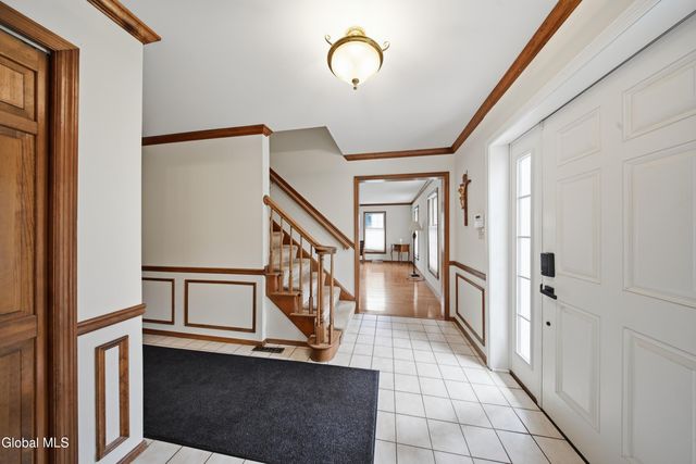 47 Park Drive, Menands, NY 12204