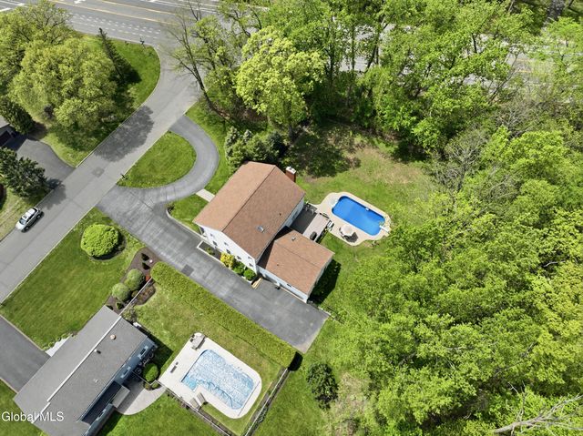 47 Park Drive, Menands, NY 12204