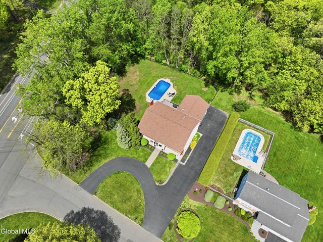 47 Park Drive, Menands, NY 12204