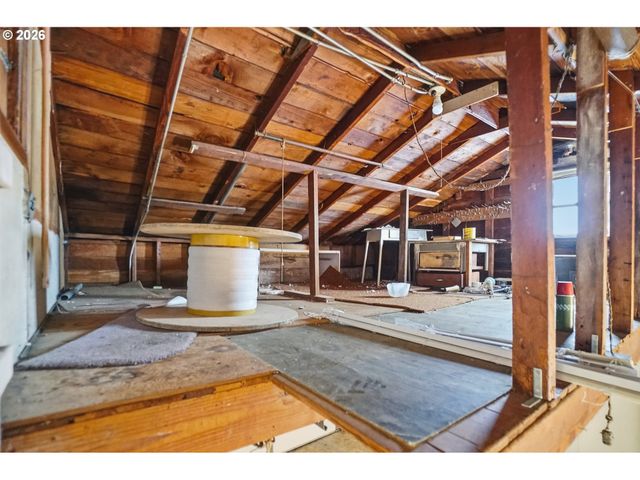 9314 Se HARRISON St, Portland, OR 97216