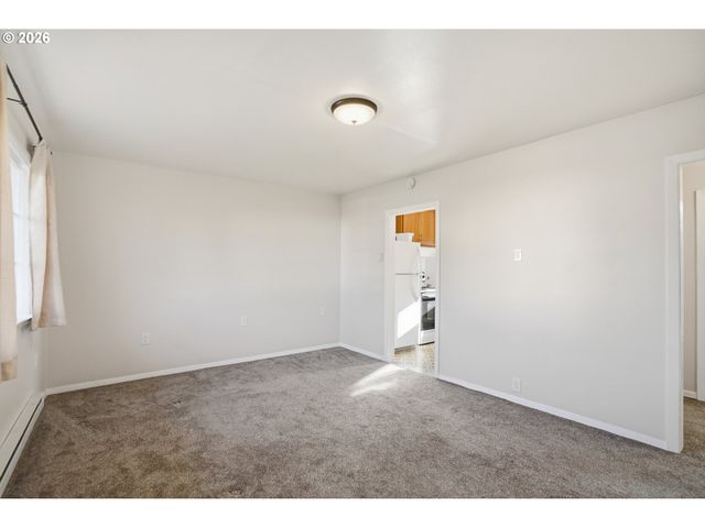 9314 Se HARRISON St, Portland, OR 97216