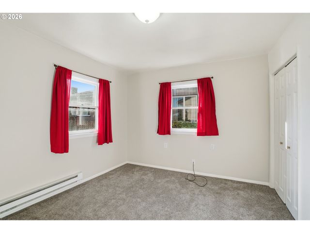 9314 Se HARRISON St, Portland, OR 97216