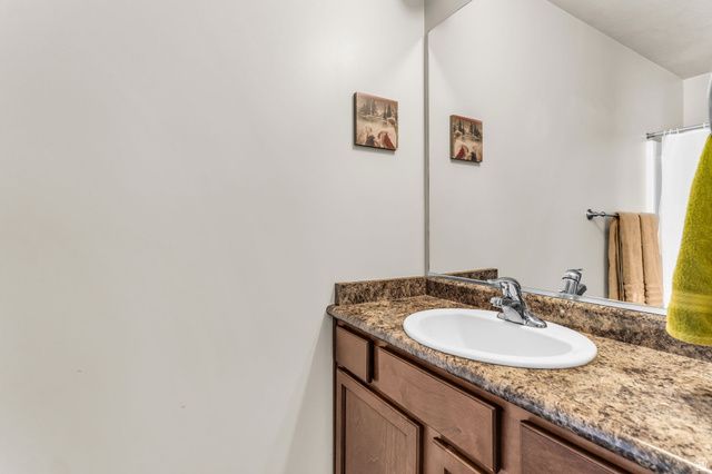 816 N SHEPARD CREEK PKWY, Farmington, UT 84025