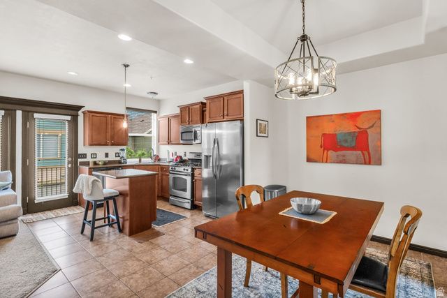 816 N SHEPARD CREEK PKWY, Farmington, UT 84025