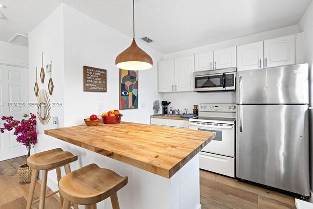 811 Tequesta St 2, Fort Lauderdale, FL 33312