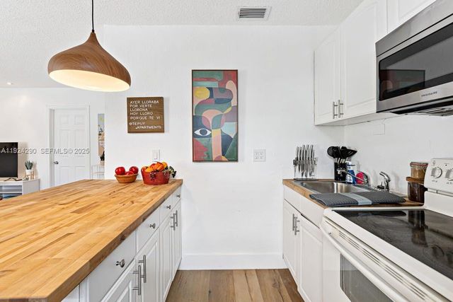 811 Tequesta St 2, Fort Lauderdale, FL 33312