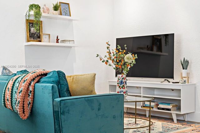 811 Tequesta St 2, Fort Lauderdale, FL 33312