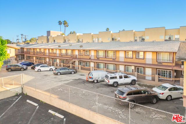 6653 Darby Avenue, Reseda (los Angeles), CA 91335