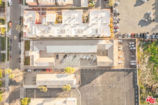 6653 Darby Avenue, Reseda (los Angeles), CA 91335