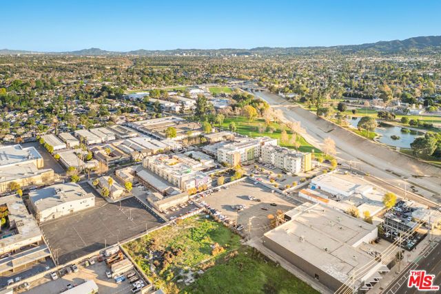 6653 Darby Avenue, Reseda (los Angeles), CA 91335