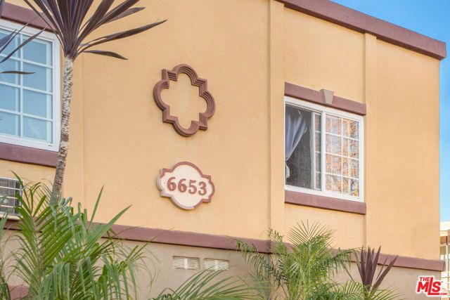 6653 Darby Avenue, Reseda (los Angeles), CA 91335