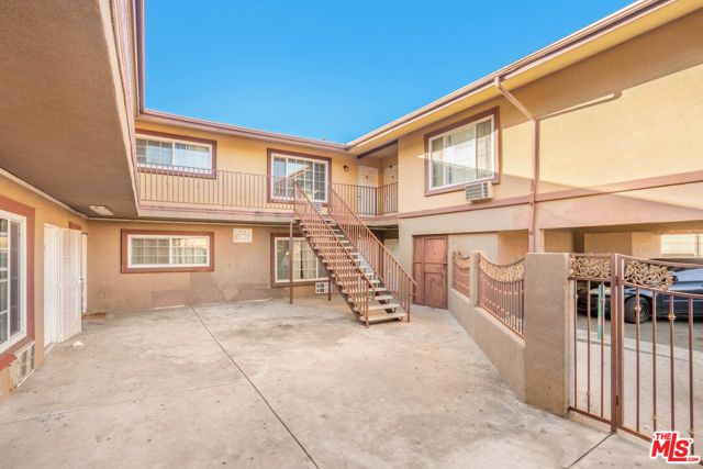 6653 Darby Avenue, Reseda (los Angeles), CA 91335