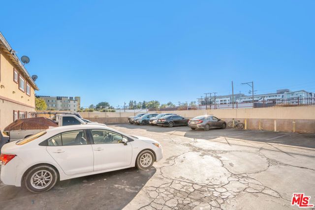 6653 Darby Avenue, Reseda (los Angeles), CA 91335