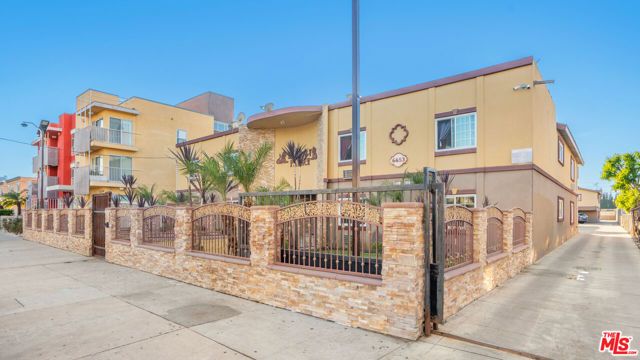 6653 Darby Avenue, Reseda (los Angeles), CA 91335