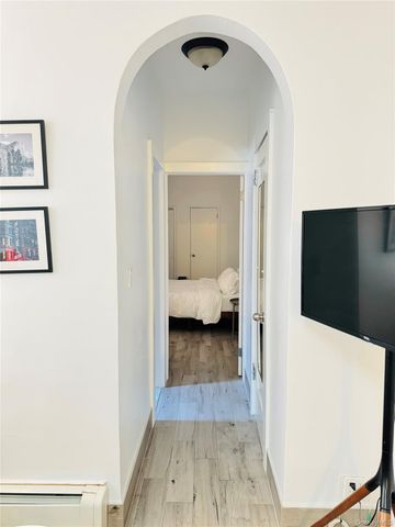 4330 46th Street 1K, Sunnyside, NY 11104