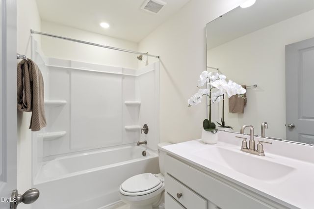 189 Pecan Valley Way, Four Oaks, NC 27524