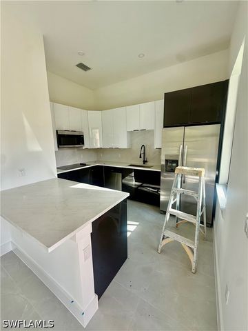 3206 10th AVE NE, Naples, FL 34120