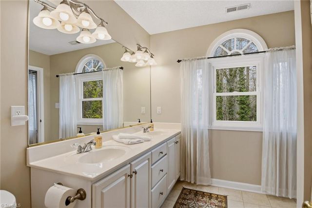 97 Shadylawn Drive, Winston-salem, NC 27104