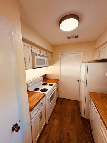 3529 North Hills DR B, Austin, TX 78731