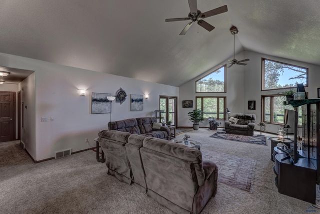 20671 TEDDY CT, Sturgis, SD 57785