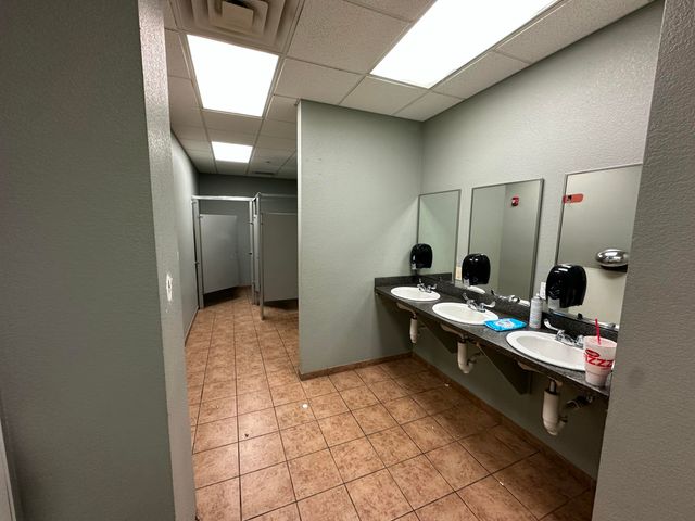 7603 East 32nd Street, Joplin, MO 64804