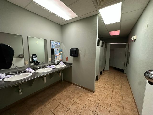 7603 East 32nd Street, Joplin, MO 64804