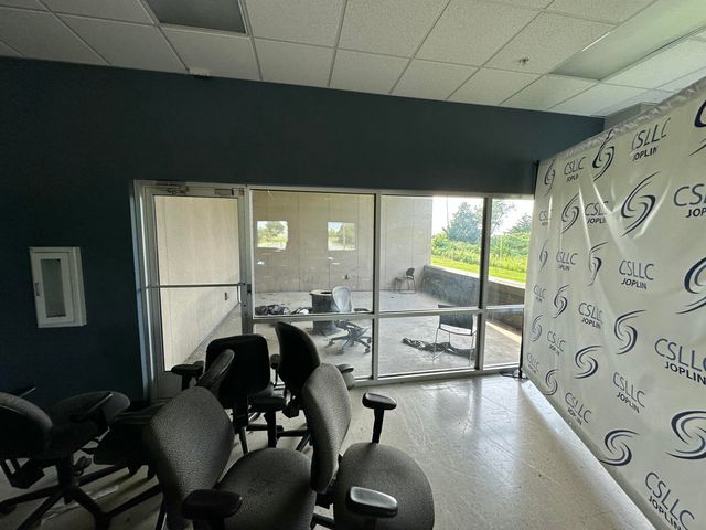 7603 East 32nd Street, Joplin, MO 64804