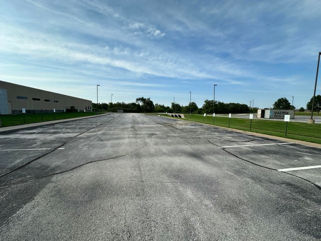 7603 East 32nd Street, Joplin, MO 64804