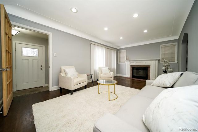 18951 Santa Rosa Drive, Detroit, MI 48221