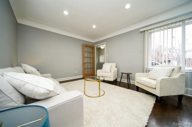 18951 Santa Rosa Drive, Detroit, MI 48221