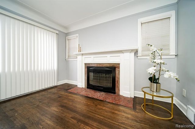 18951 Santa Rosa Drive, Detroit, MI 48221