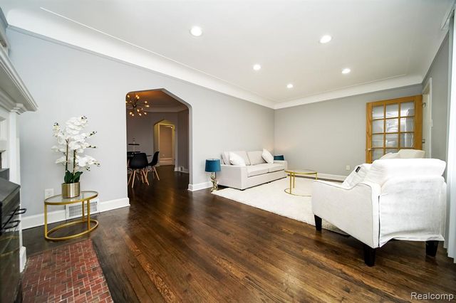 18951 Santa Rosa Drive, Detroit, MI 48221