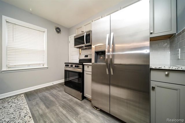 18951 Santa Rosa Drive, Detroit, MI 48221