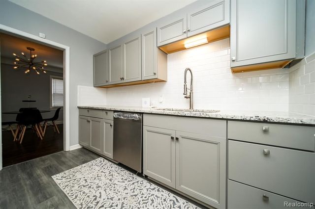 18951 Santa Rosa Drive, Detroit, MI 48221