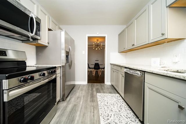 18951 Santa Rosa Drive, Detroit, MI 48221