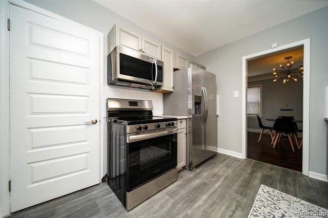 18951 Santa Rosa Drive, Detroit, MI 48221