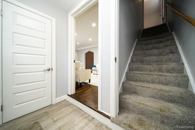 18951 Santa Rosa Drive, Detroit, MI 48221