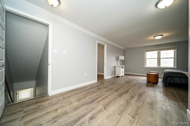 18951 Santa Rosa Drive, Detroit, MI 48221